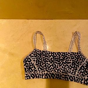 Lululemon sports bra